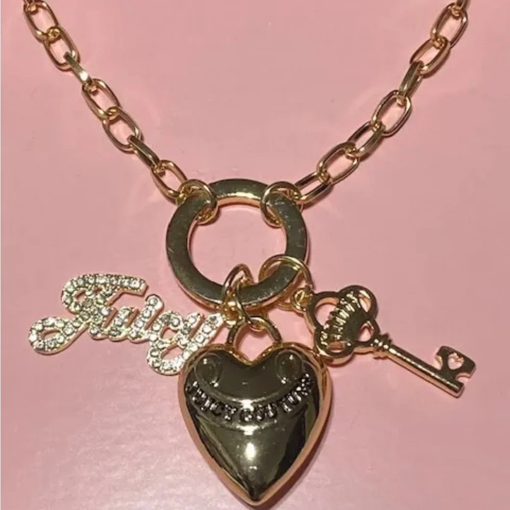 Juicy Couture goldtone puff heart key juicy crystal charm toggle necklaceNIB NWT - Picture 3 of 8